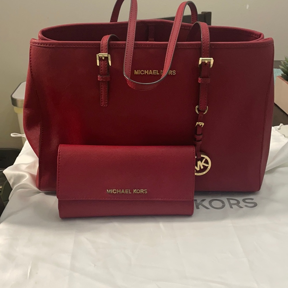 Micheal Kors Purse with Matching Wallet